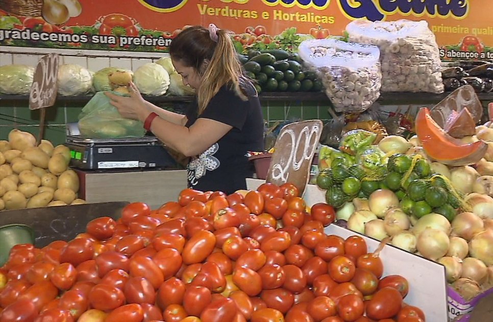 Cesta básica em Aracaju está mais cara, banana foi o item que registrou maior aumento