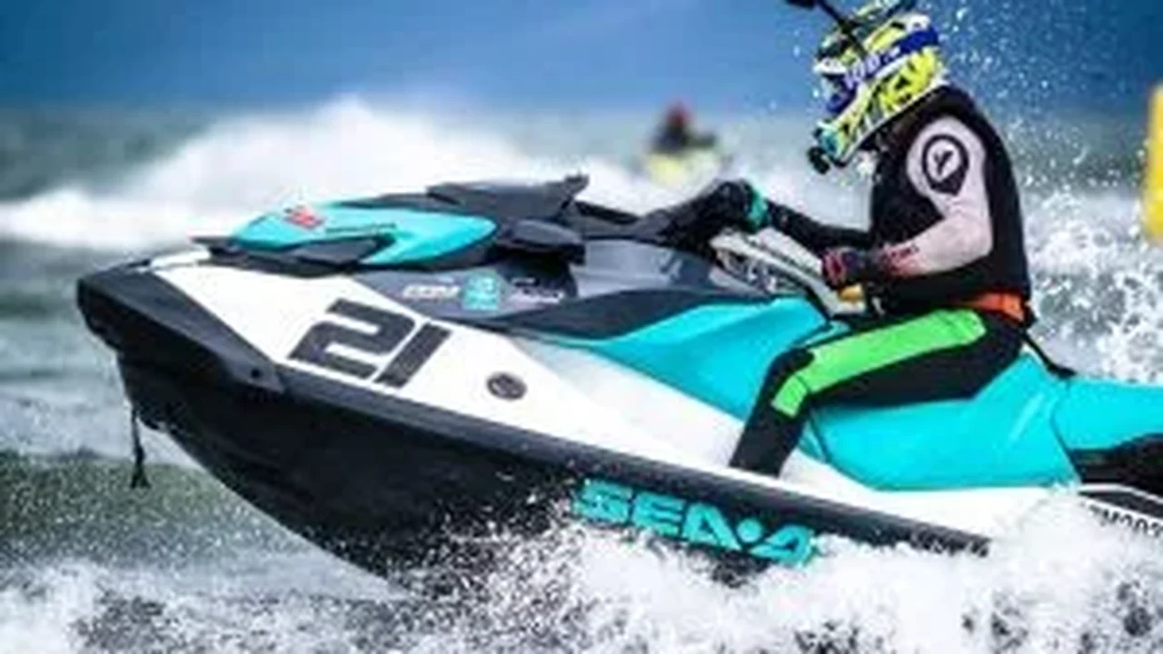 Rio Boat Show realiza desfile com 50 jets neste sábado (18)