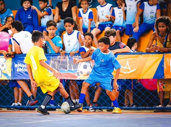 Estudantes lotam Ginásio Poliesportivo Tenente Madalena nas finais dos Jogos Municipais