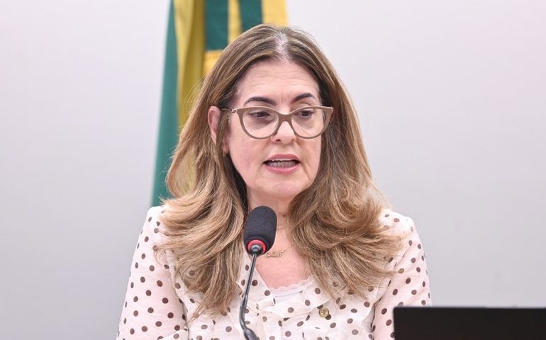 Falta de implementação de lei de prevenção ao suicídio preocupa deputados e especialistas