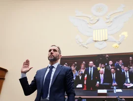 Smith defende suas investigações sobre Trump em uma audiência pública, dizendo: 'Ninguém deve estar acima da lei'