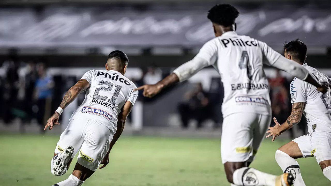 Santos bate Atlético-GO e quebra jejum de cinco jogos sem vencer na Vila Belmiro
