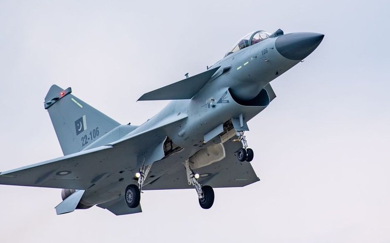 Paquistão derruba caça indiano Rafale e expõe falha de inteligência da Índia, diz mídia