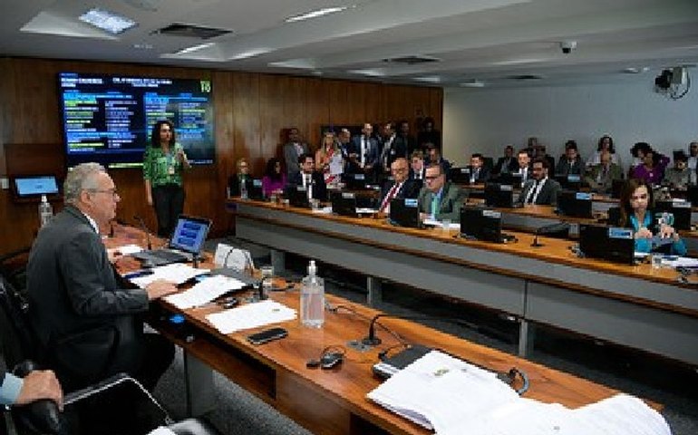 Adiada reunião deliberativa da CRE