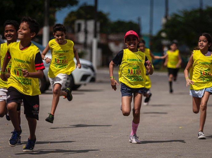 Corrida infantil levar esporte e lazer a crianças na orla lagunar