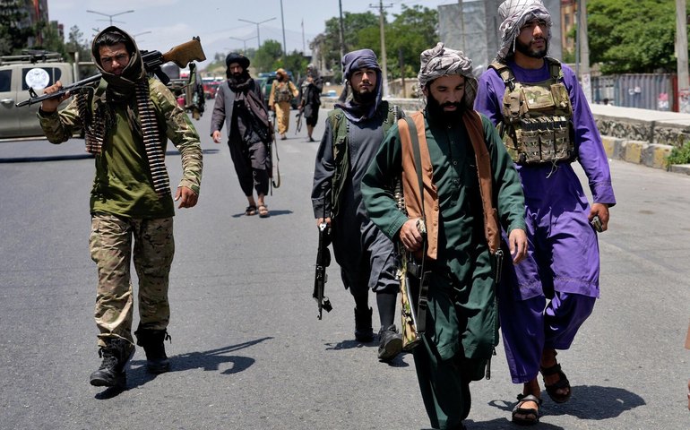 Talibã pede que os EUA reconheçam a autoridade do grupo sobre o Afeganistão