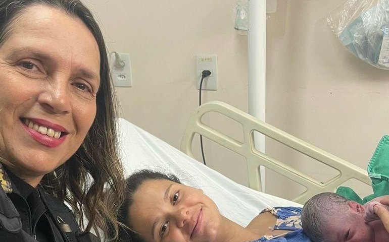 Agentes do DMTT escoltam gestante em trabalho de parto até maternidade