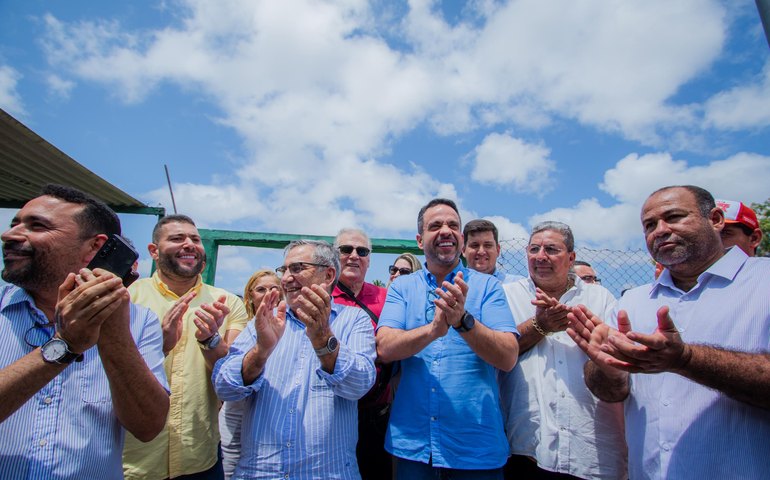 Paulo Dantas e Gilberto Carvalho visitam projetos de Economia Solidária em Piaçabuçu