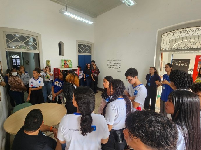 Estudantes da Escola Princesa Isabel vivenciam cultura alagoana na Biblioteca Graciliano Ramos