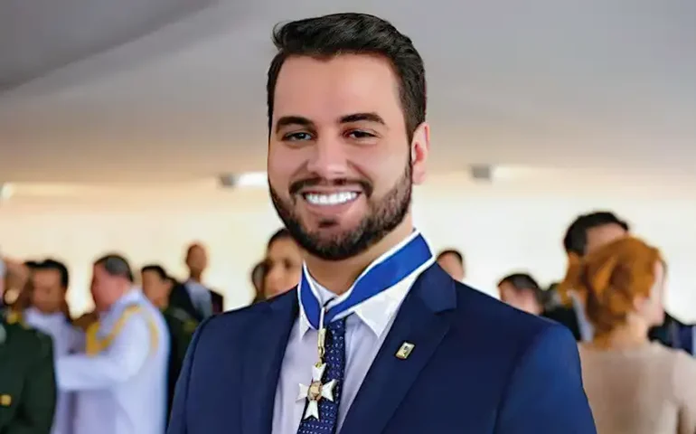 Moraes cobra explicações da defesa de Filipe Martins desligamento tornozeleira eletrônica