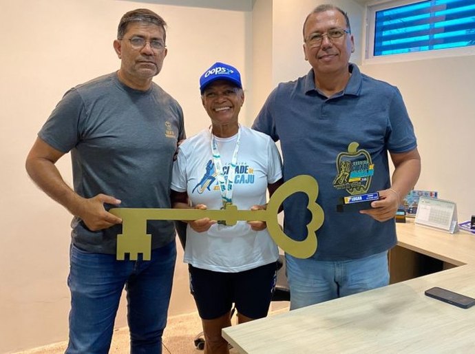 Maratonista Carminha vence em 2º lugar a 41ª edição da Corrida Cidade de Aracaju