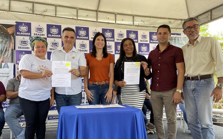 Agricultoras familiares quilombolas recebem kits de irrigação para garantir produção durante o ano