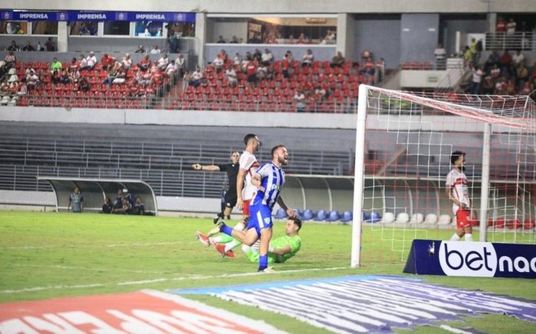 Avaí supera o CRB no Rei Pelé e se aproxima do pelotão de frente na Série B