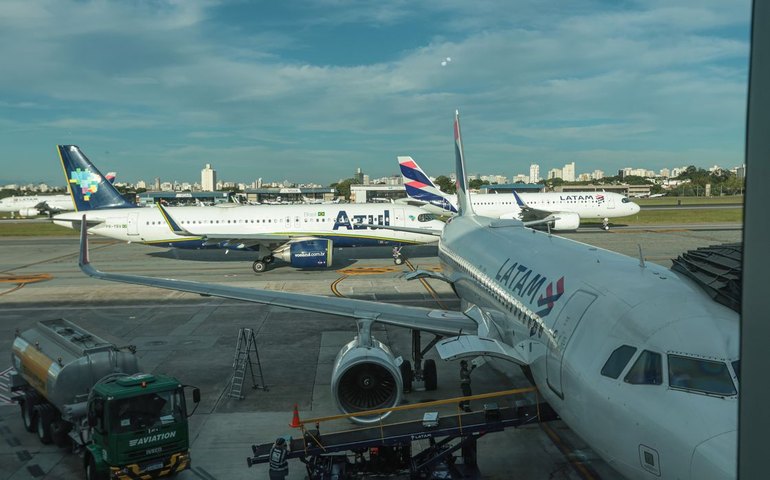 Ventos fortes afetam mais de 200 voos em São Paulo