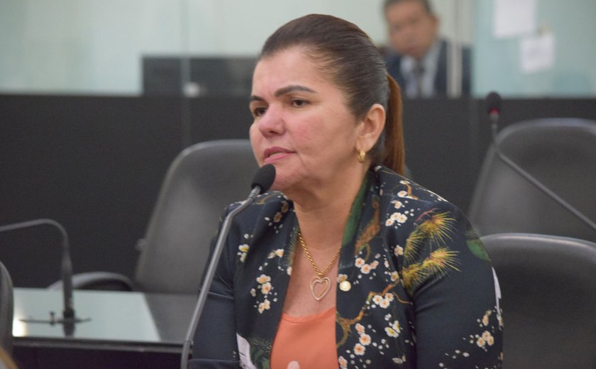 Ângela Garrote faz apelo a Renan Filho para que CASAL suspenda cobrança e corte de consumidores