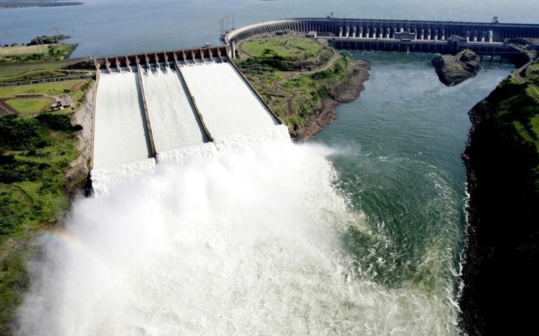 Governo nomeia ex-Aneel para diretoria da Itaipu e reconduz diretores atuais