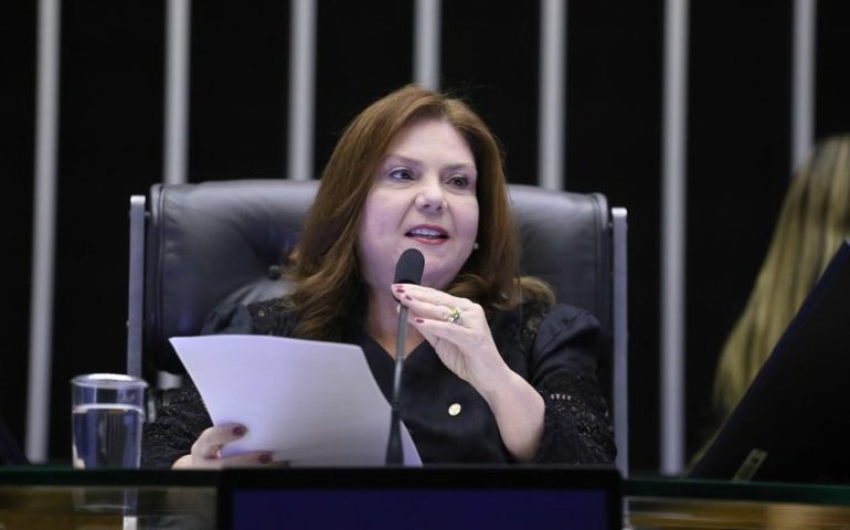 Comissão aprova projeto que classifica dificuldade de comunicação como deficiência