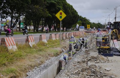 Duplicação da Durval de Góes Monteiro recebe serviços de drenagem, iluminação e urbanização