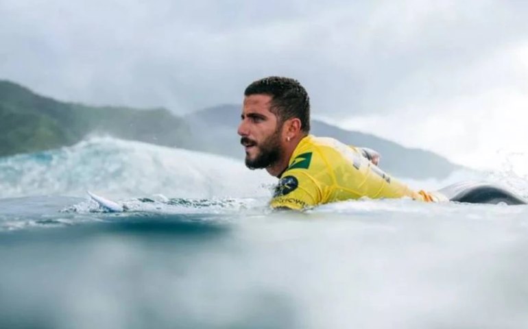 Filipinho cai na repescagem no Taiti e pode perder liderança do Mundial de Surfe