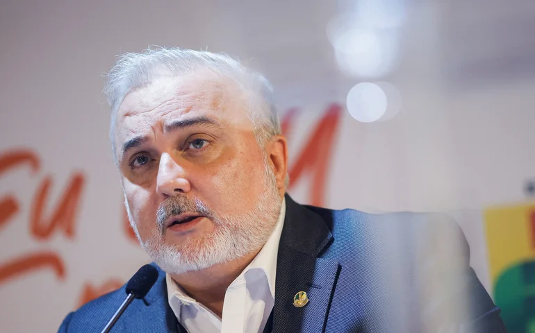 'Vamos fazer quantos reajustes forem necessários’ nos combustíveis, diz presidente da Petrobras