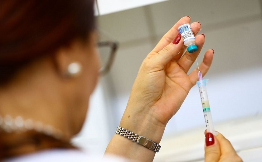 Anvisa recebe documentos para submissão contínua da vacina contra Covid-19