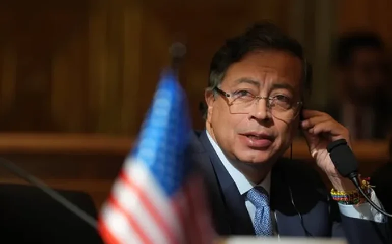 Gustavo Petro alerta para colapso do modelo econômico global