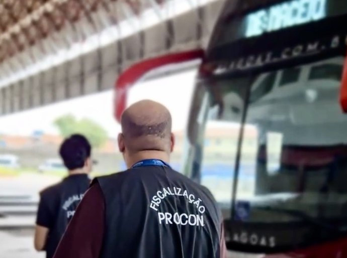 Procon Maceió fiscaliza empresas de ônibus interestaduais no Terminal Rodoviário da capital