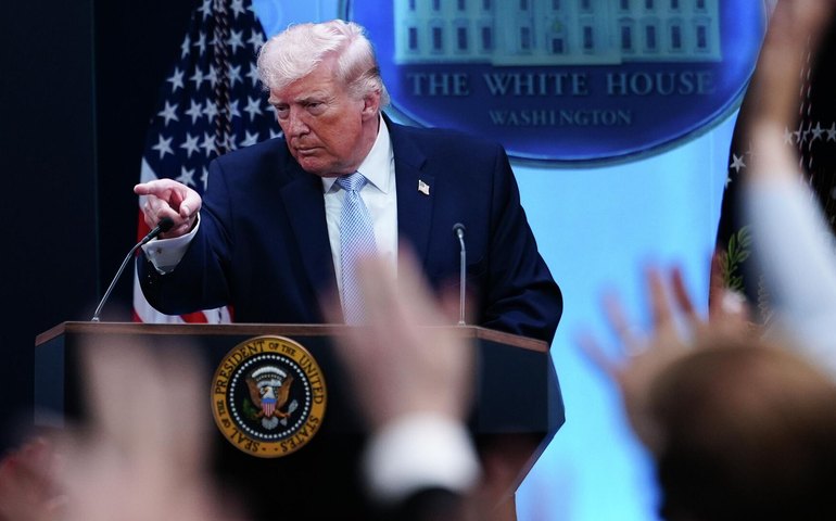 Trump defende bloqueio no estreito de Ormuz como estratégia para pressionar Irã