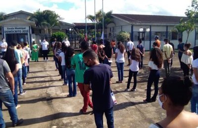 Escola Demócrito José realiza ação em alusão ao 7 de setembro em Branquinha 