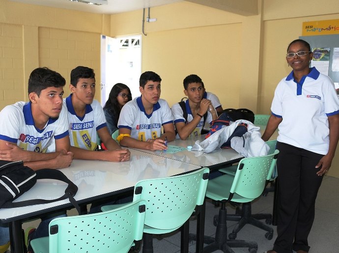 Escola Ebep de Maceió homenageia estudantes com aulas práticas e lúdicas