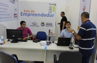 Salas do Empreendedor orientam pequenos empresários de Maceió