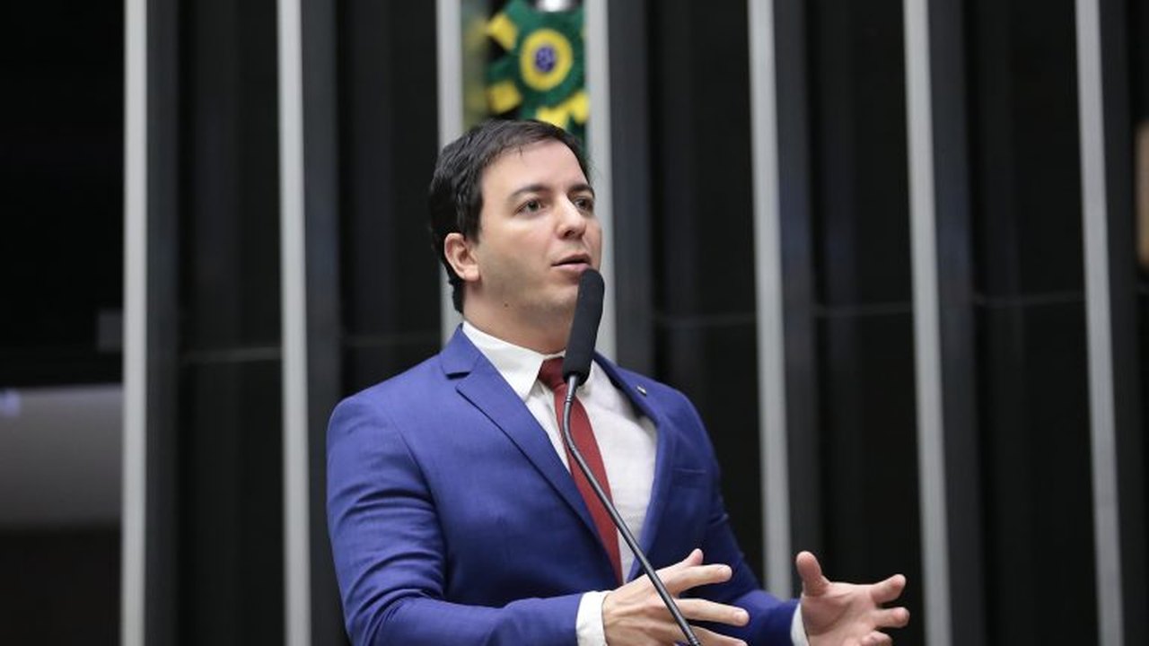Projeto suspende dívidas de pessoas atingidas por calamidade pública