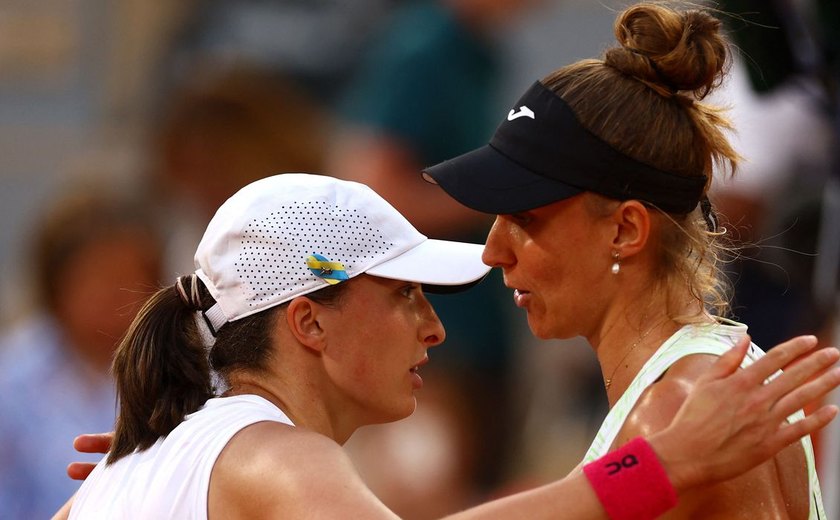 Bia Haddad luta, mas é superada por número 1 na semi de Roland Garros