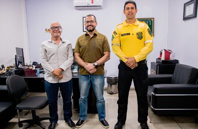 Superintendente da SMTT de Santana do Ipanema conhece sistema de videomonitoramento do DMTT Maceió