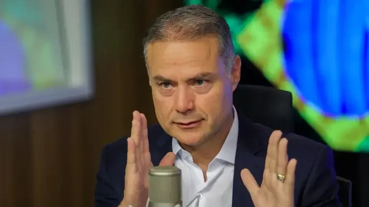 Renan Filho confirma candidatura ao governo de Alagoas e diz que infraestrutura “não é gasto, é investimento”; áudio