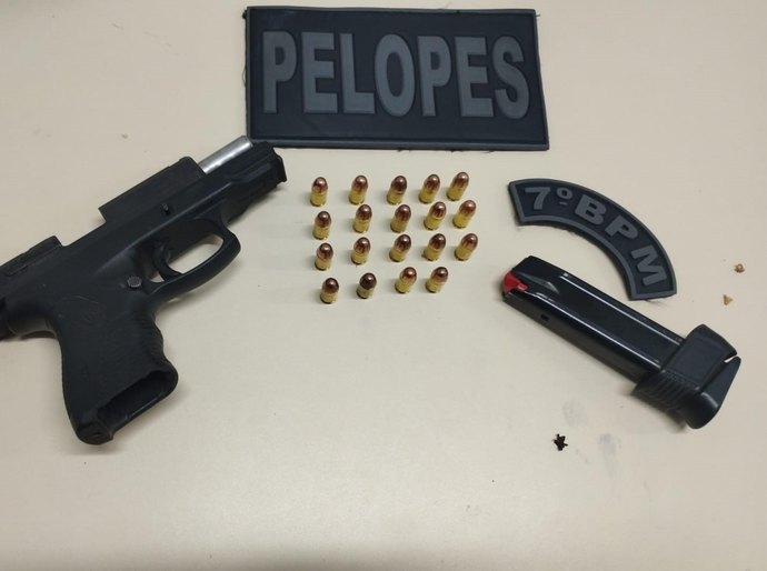 PM apreende pistolas e prende 2 pessoas em Santana do Ipanema e Craíbas