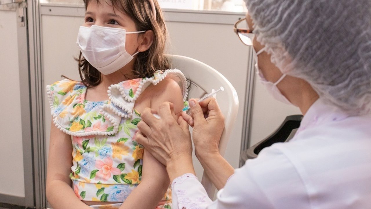 Rio inicia campanha para atualização da caderneta de vacinação de crianças e adolescentes