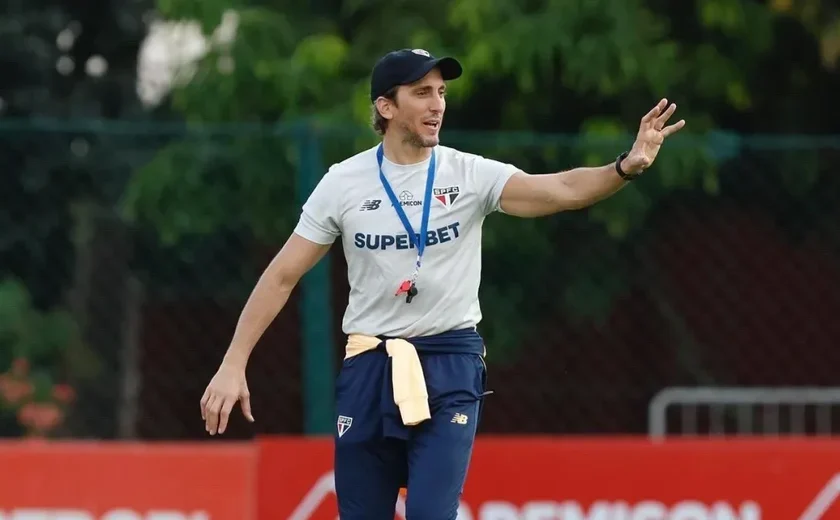 Zubeldía minimiza jejum de gols de Calleri no São Paulo: 'Trabalha para a equipe'