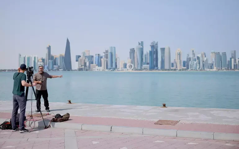 Irã afirma que navios do Japão podem cruzar Estreito de Ormuz