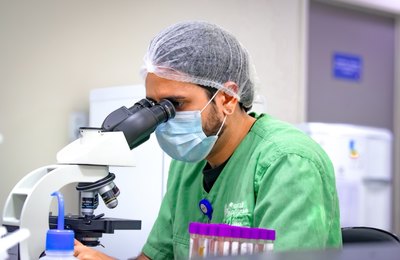 Hospital da Cidade promove atualização técnica sobre hemoculturas e amostras laboratoriais