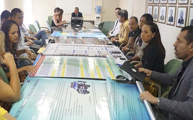 Policiais apresentam projetos à direção da PC