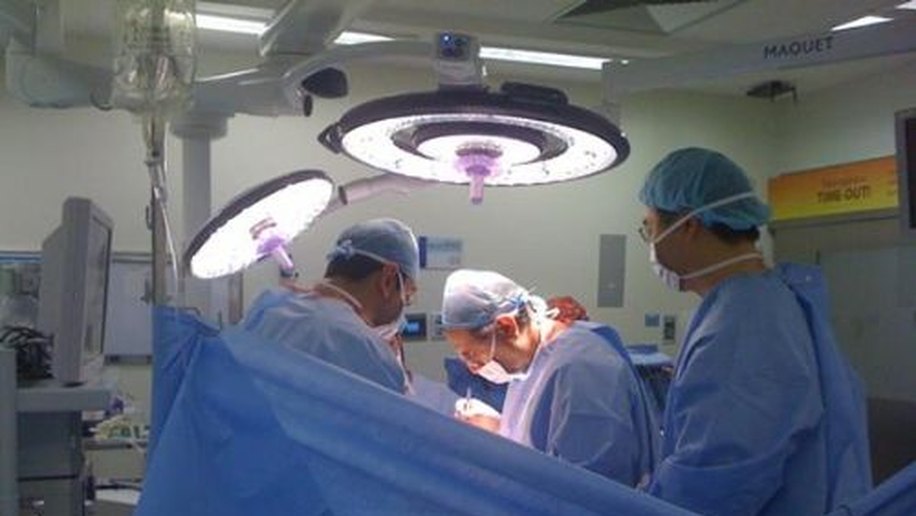 Teotonio ficará internado para se recuperar de cirurgia