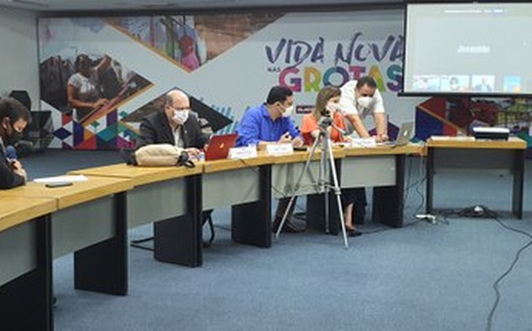 Reitor da Ufal apresenta carta-proposta dos movimentos sociais ao Fecoep