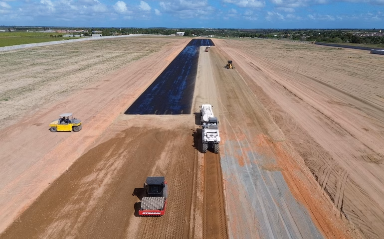 Obras de recuperação e ampliação do aeroporto de Penedo avançam