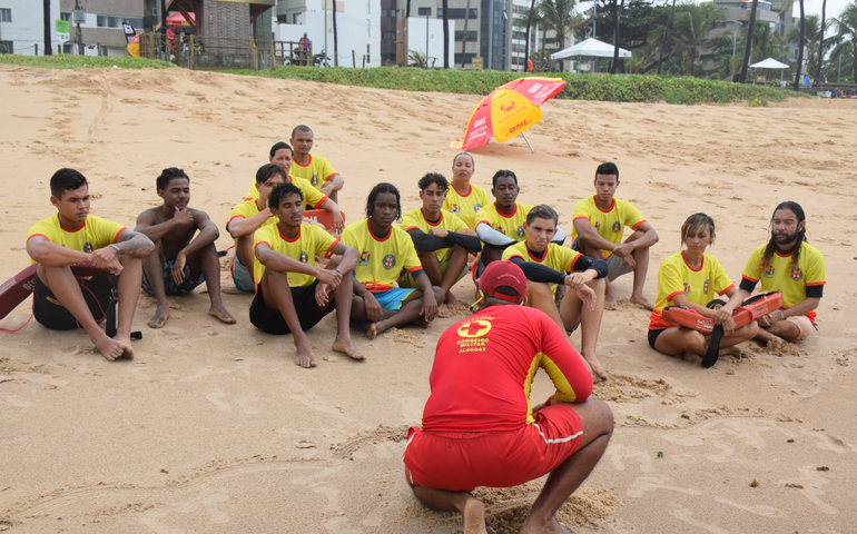 Corpo de Bombeiros promove 16ª edição do projeto Surf-Salva