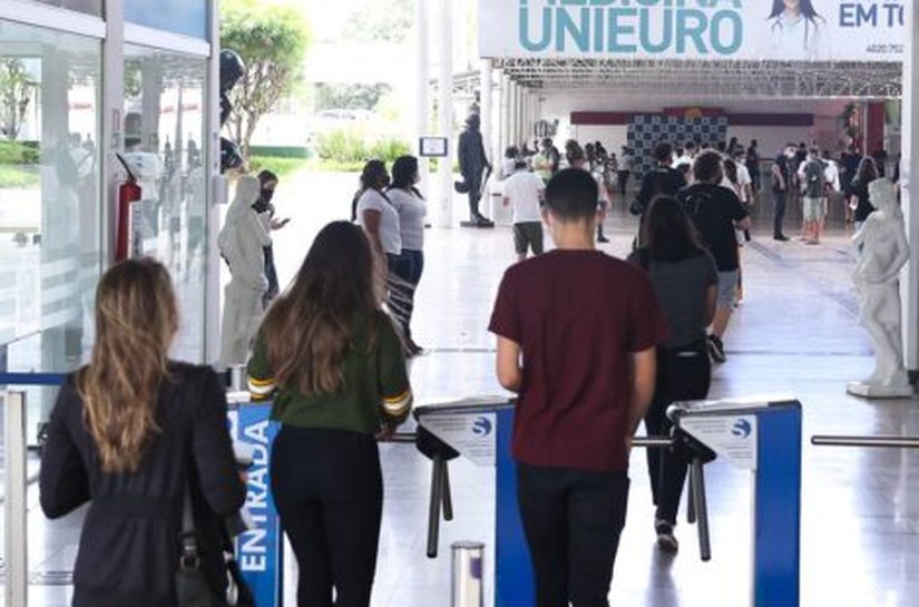 Plataforma de estudos oferece revisão gratuita para a prova do Enem 2024