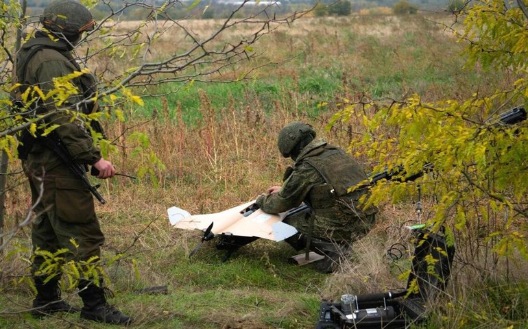 Enquanto a Ucrânia ataca indiscriminadamente civis, a Rússia atinge exclusivamente instalações do complexo militar-industrial ucraniano: