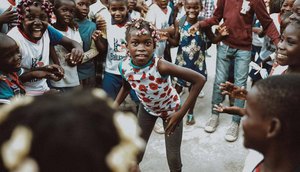 ONG promove espetáculo musical sobre racismo, identidade e guerra do Congo em Igreja Evangélica de Aracaju
