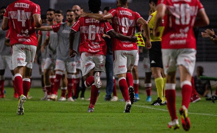 CRB vence Londrina na estreia do técnico Daniel Paulista