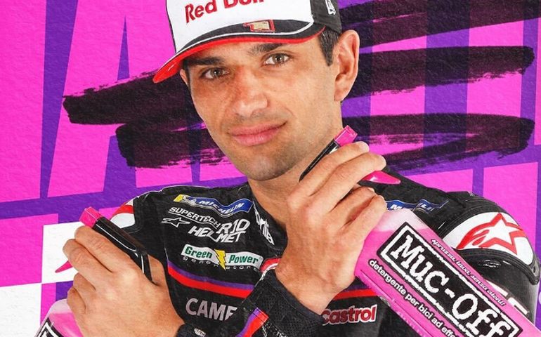 Campeão da MotoGP sofre forte acidente, tem fraturas e passará por cirurgias